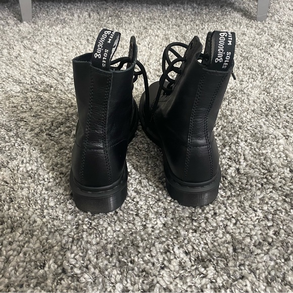 Dr. Martens 1460 Size 6 High Top Leather Boot - Picture 3 of 6